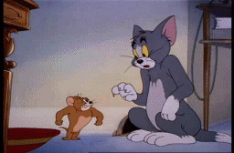 제리보고 뒷걸음질하는장면