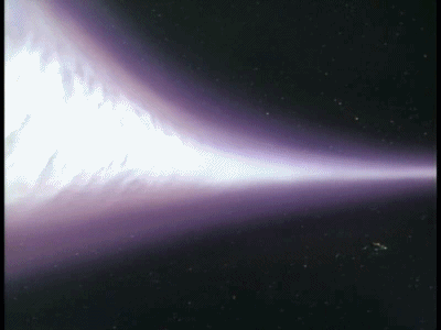 우주에서 광선나가는 장면