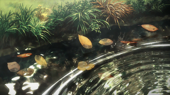 호수에 낙엽이 떨어져있는 장면