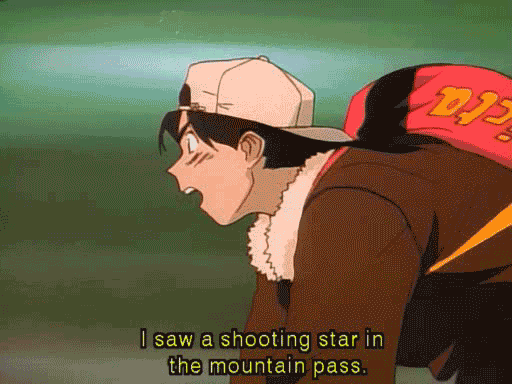 자전거로 열심히 달리는 장면